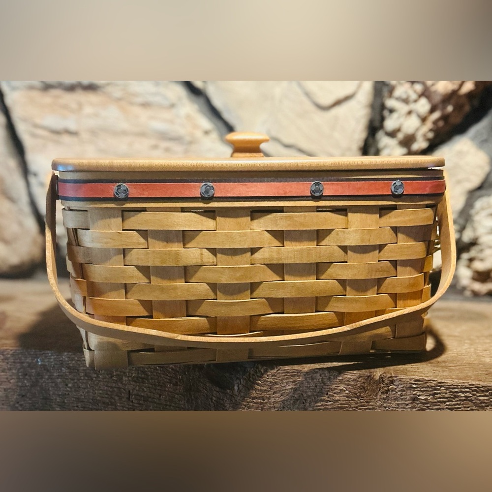 Longaberger 2007 Decorative Handmade Basket w/ Longaberger Lid & Custom Made.